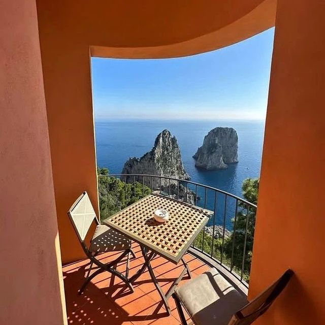 The scent of flowers and lemons, the unique beauty of the colours and the sea welcoming you…?Via Tragara in Capri will embrace you and will give you the impression of living a daydream with a surprising ending: a splendid belvedere over the Faraglioni. ? ????What are you waiting for? Let's go! ?‍♀?? @ chefluigilionetti
-#enjoythecoast #sorrentocoast #costieraamalfitana #amalficoast #igersitalia #italy_vacations #traveltheworld #italytrip #bestplacesmagazine #destinationearth #earthpix